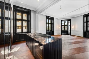 Luxuriously Renovated Apartment 1 imagereader11